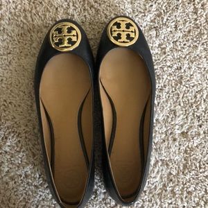 Tory Burch flat shoes.